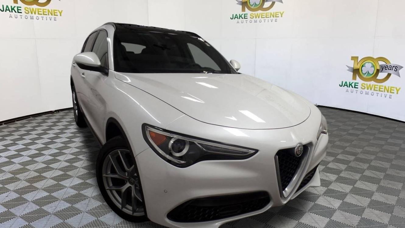 ALFA ROMEO STELVIO 2018 ZASFAKNN9J7B64984 image